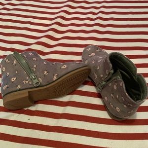 Toddler girls Cat and Jack size 8 boots